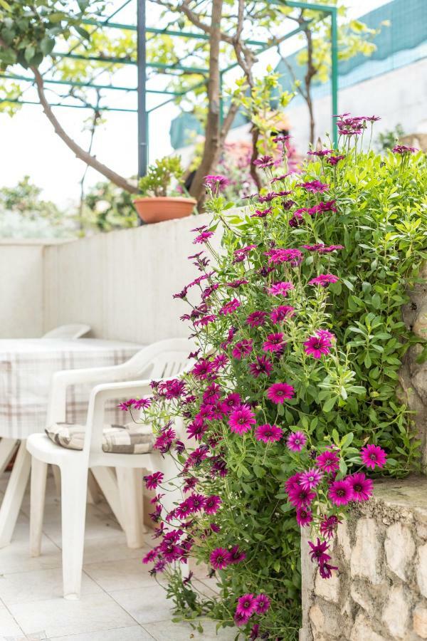Apartments Rogulj Trogir Exterior photo